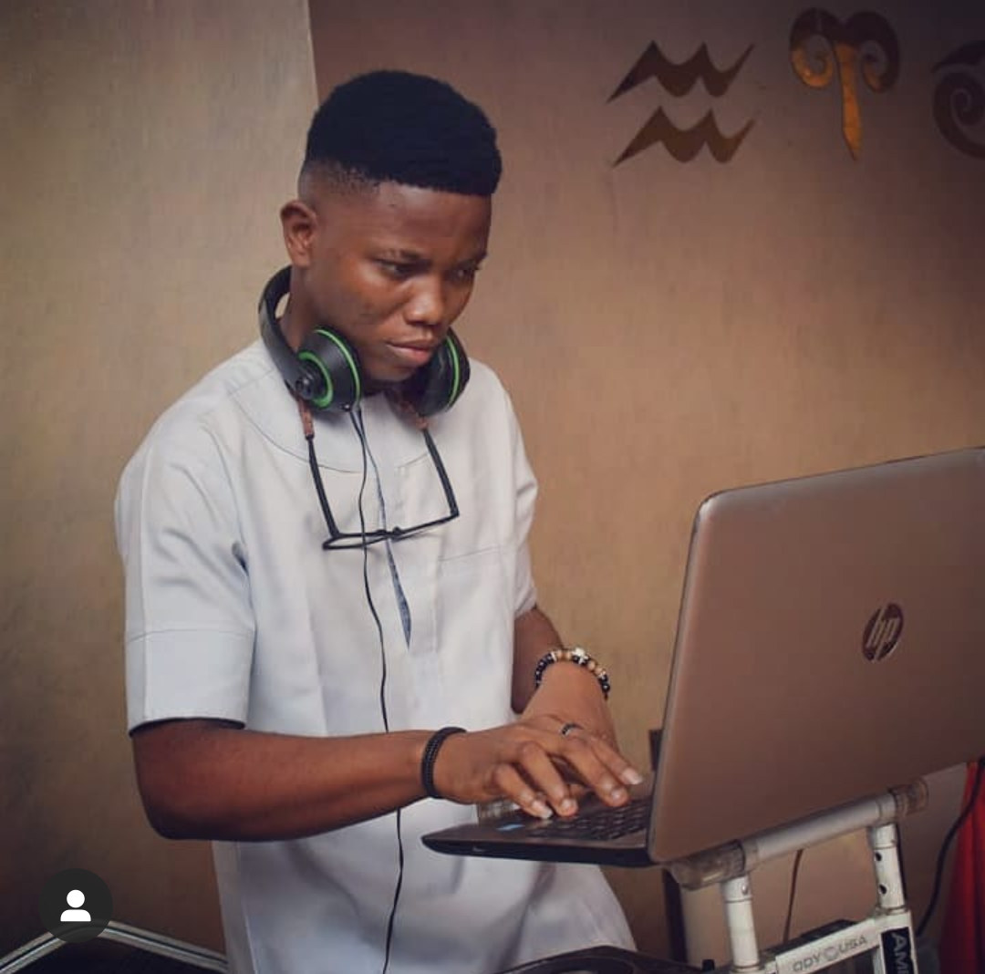 DJ 6