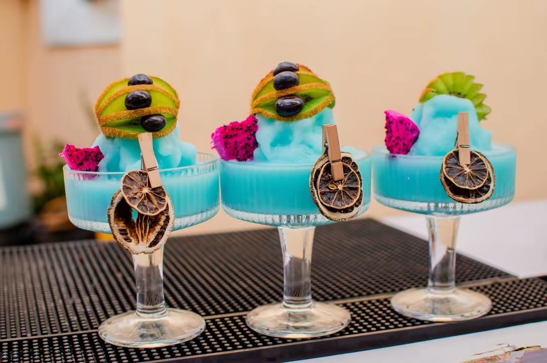 red hostess cocktails 3