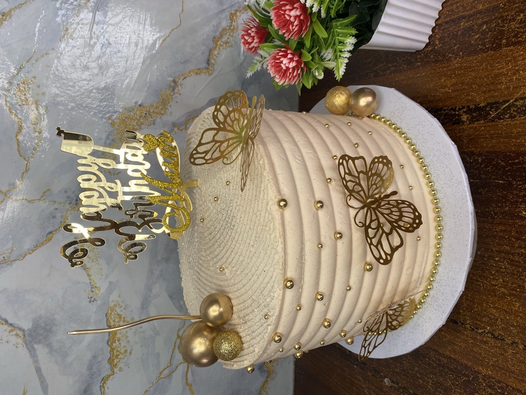 wedding cakes, birthday cakes/ setups, indoor and outdoor events, surprises etc