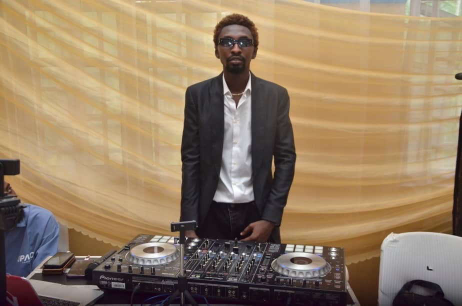 Professional Event DJ -  Afrobeats, Amapiano & Afrohouse  Specialist 4