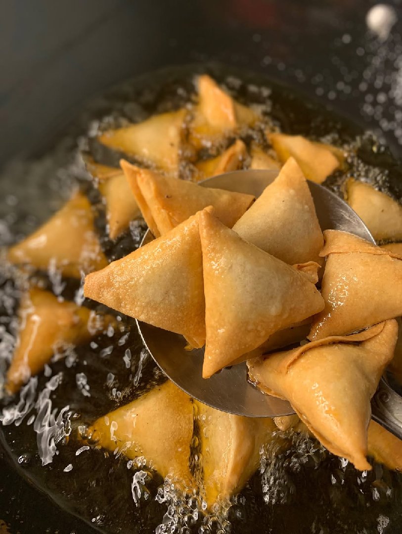 🔥 Live Frying Small Chops for Events (Puff Puff, Samosa, Spring Rolls)