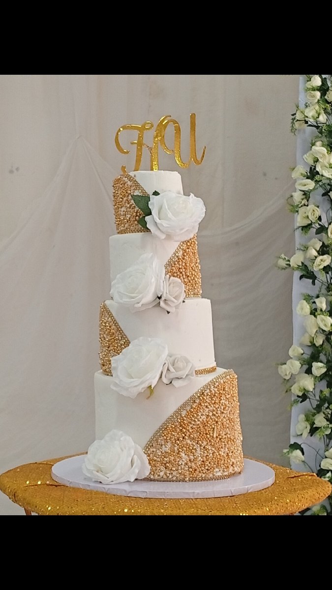 Wedding  and traditional cake 3