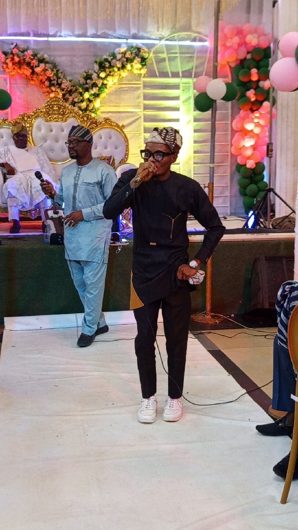 MC YOUNG PROF 6