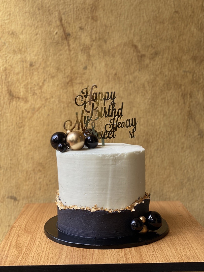 cakes, pastries, small chops, shawarma, yoghurt, ballon decoration, surprise planning , parfait 4