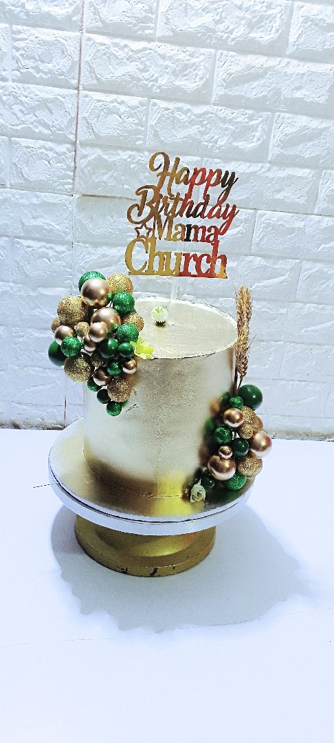 customized cakes and treats