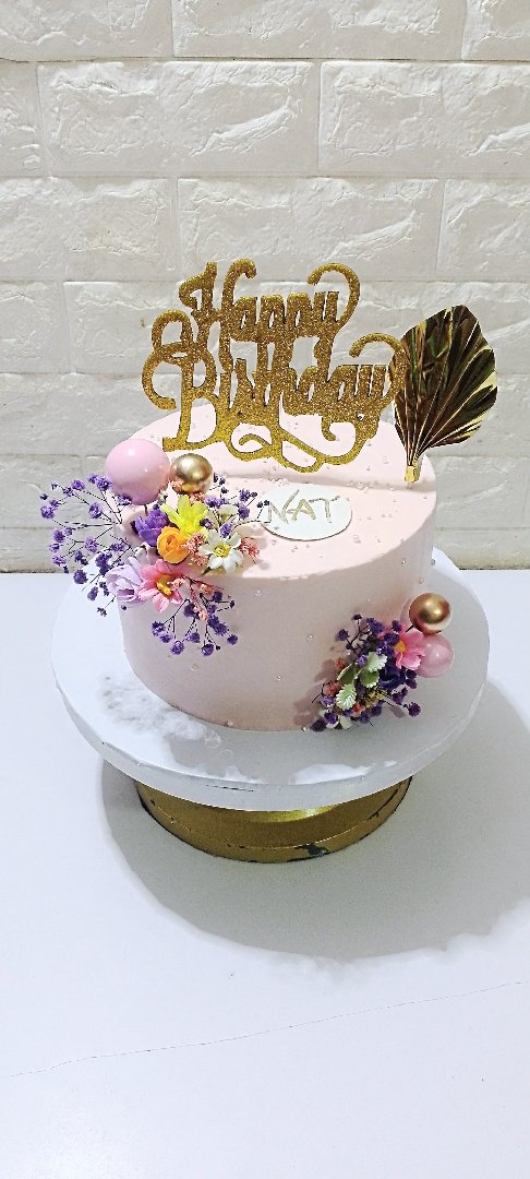 customized cakes and treats 3