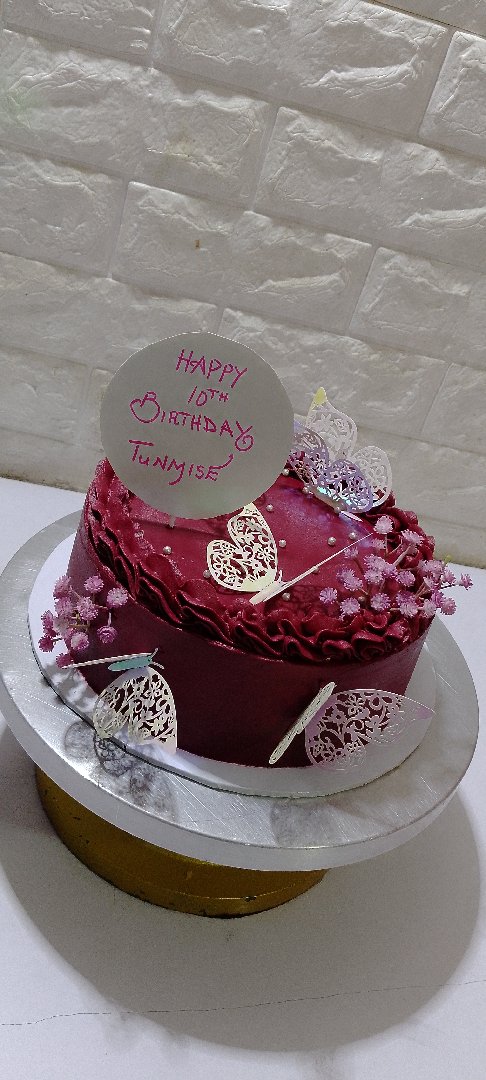 customized cakes and treats 4