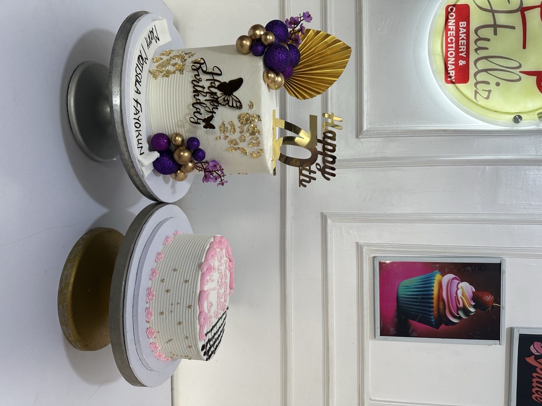 Cakes, small chops and pastries
