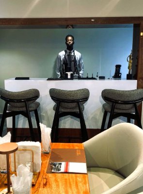 CELEBRITY_BAR_GUY portfolio