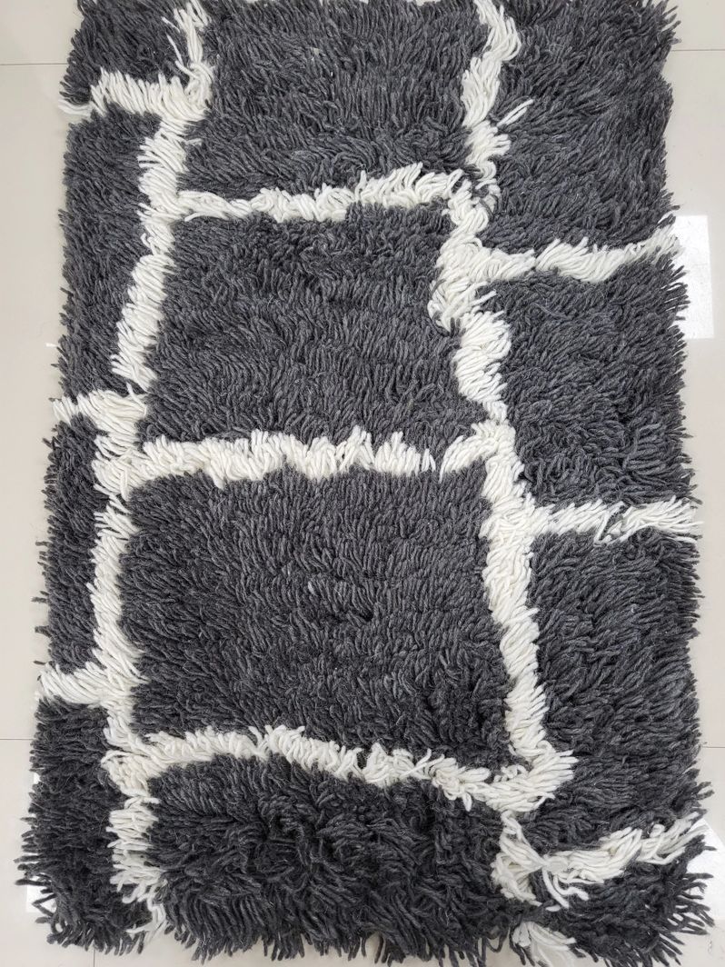 Avia — image 1 of 3