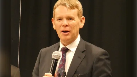 Hipkins promises to reverse pay equity changes