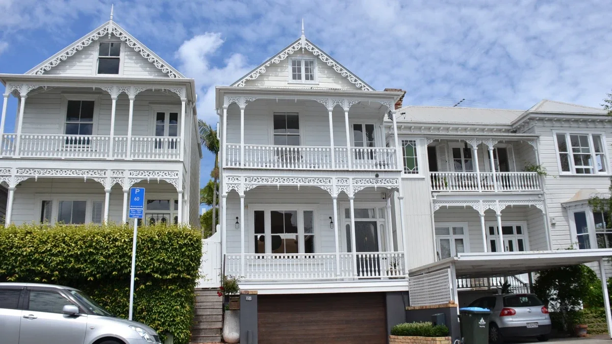 NZ house prices fall back to 2017 levels after inflation