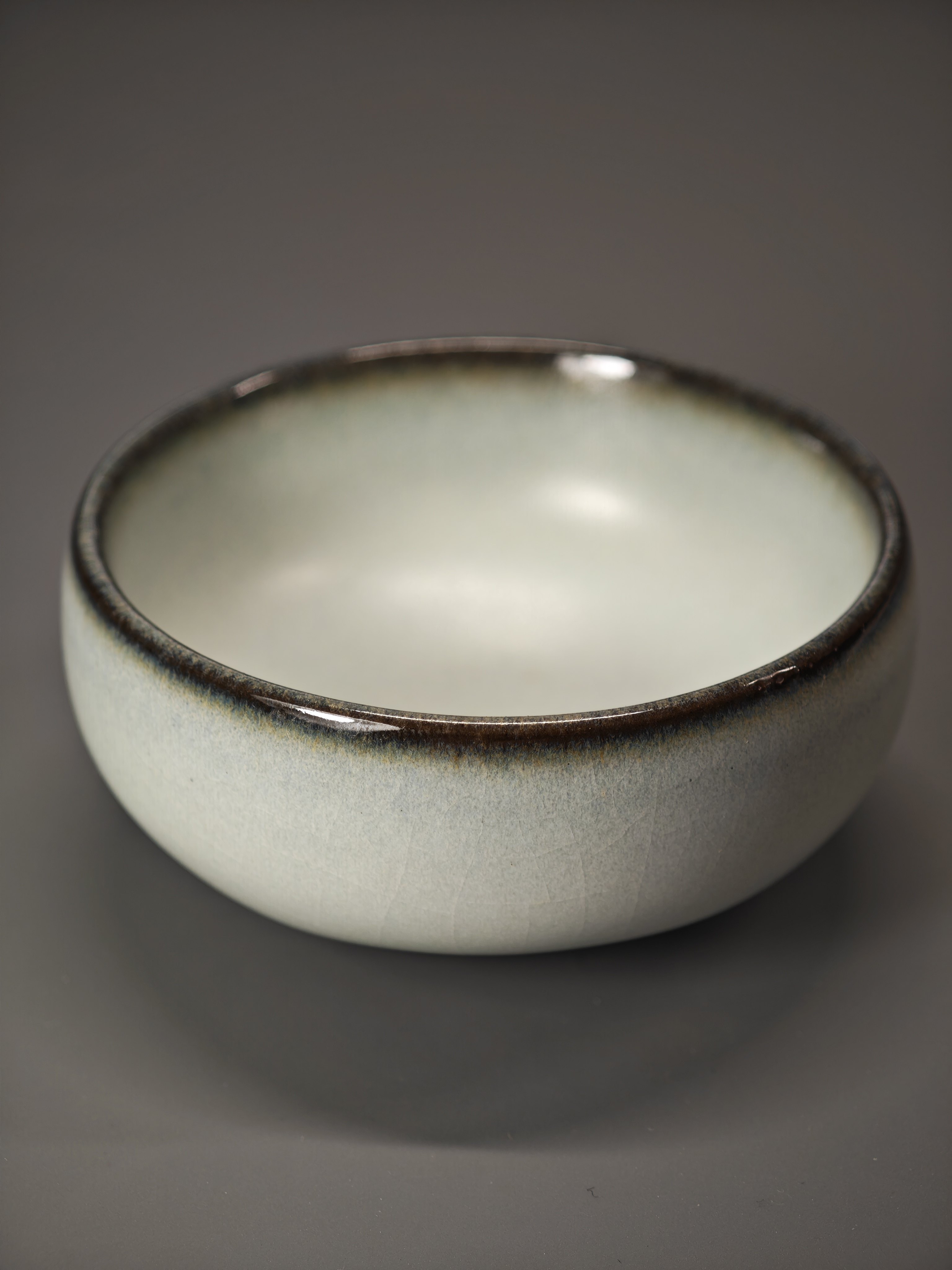 呉遠中先生親作作品、黒土汝窯三足杯 2
