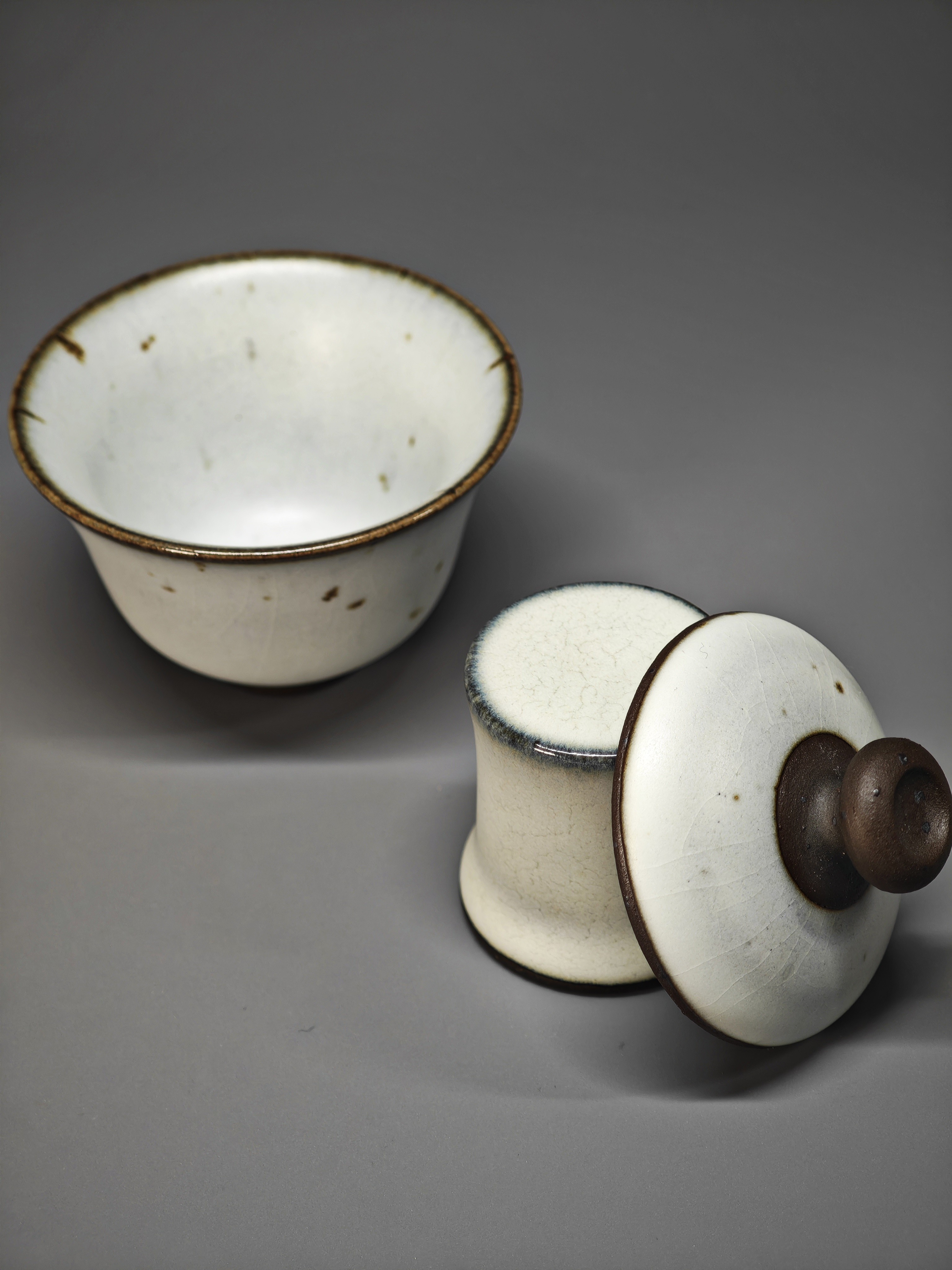 呉遠中先生親作作品、黒土鉄斑汝窯ミニ蓋碗 4