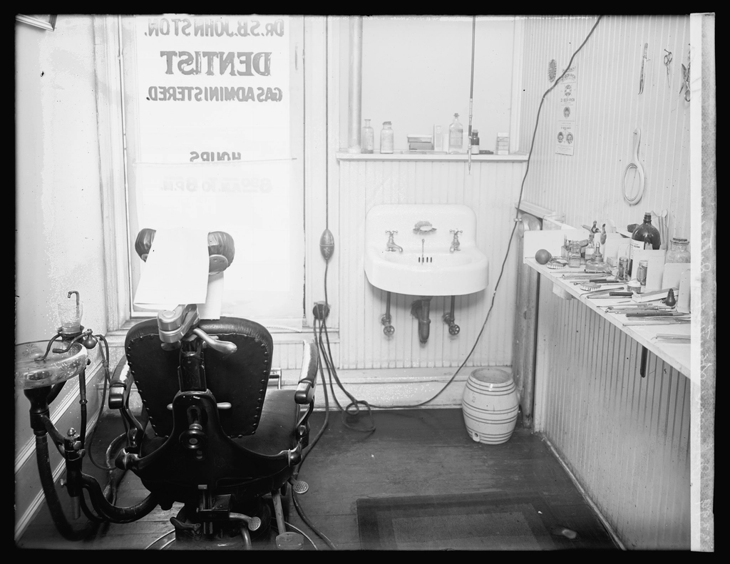 S.B. Johnston, Dentist; interior