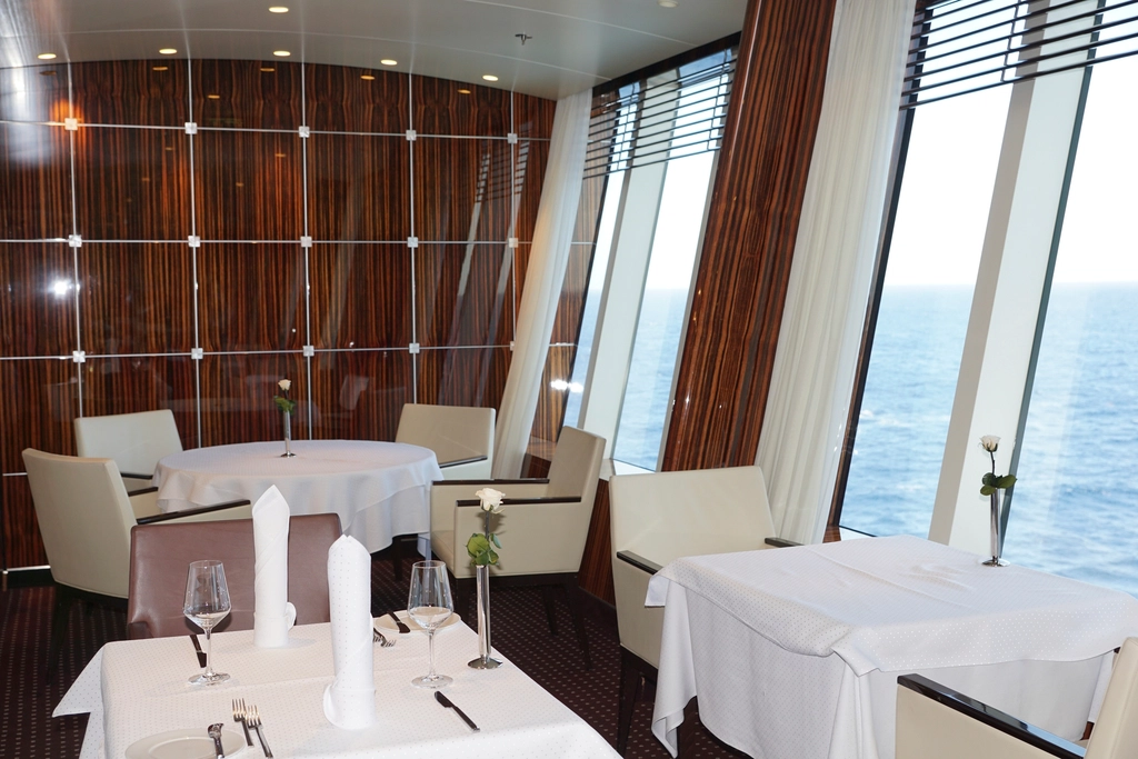 Restaurant cruise interior
