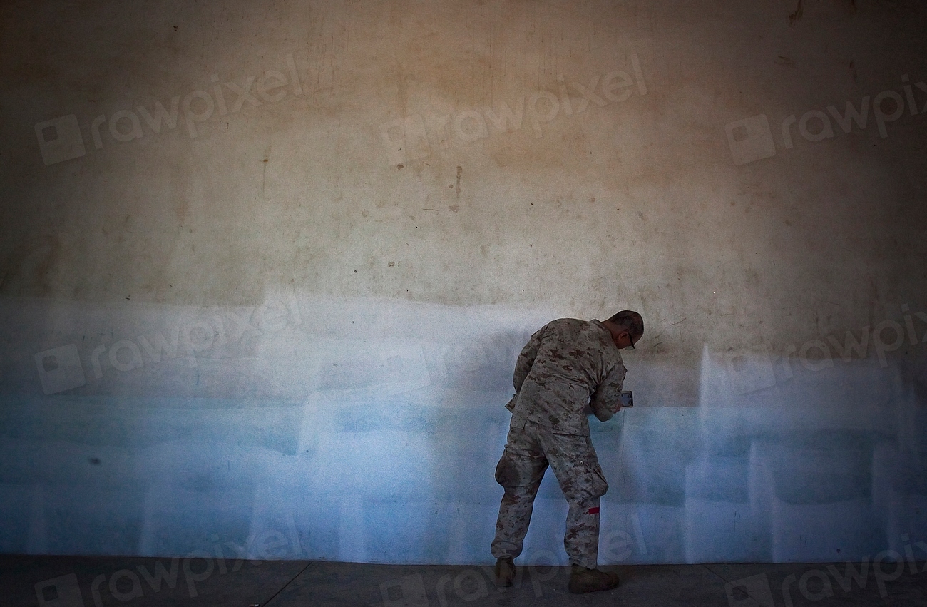 Reserve Marine prepares a classroom