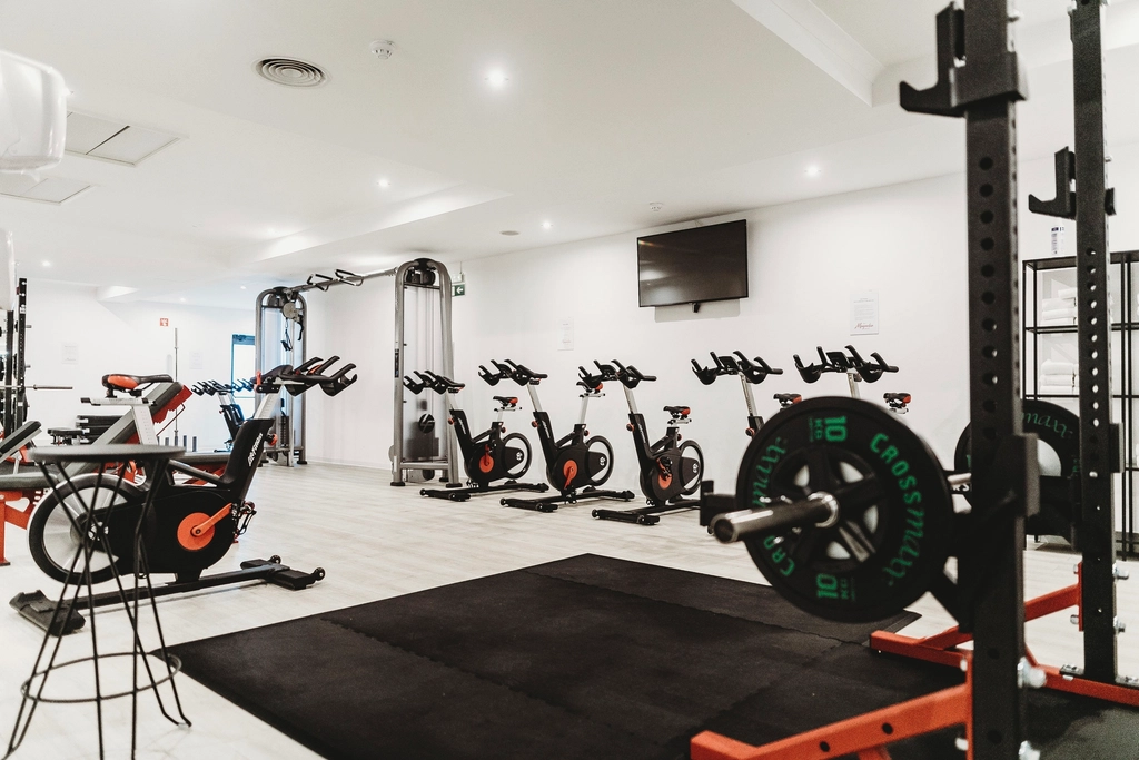 Free gym equipments image