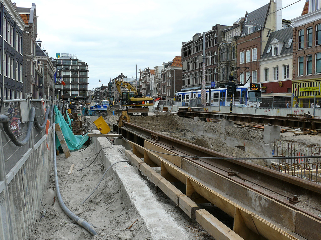 2007.08 - 'View over the long construction site' of the new metro tunnel under the city-center of Am