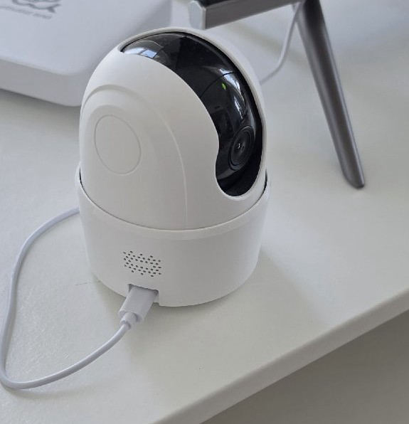 Smart WiFi Indoor Security Camera