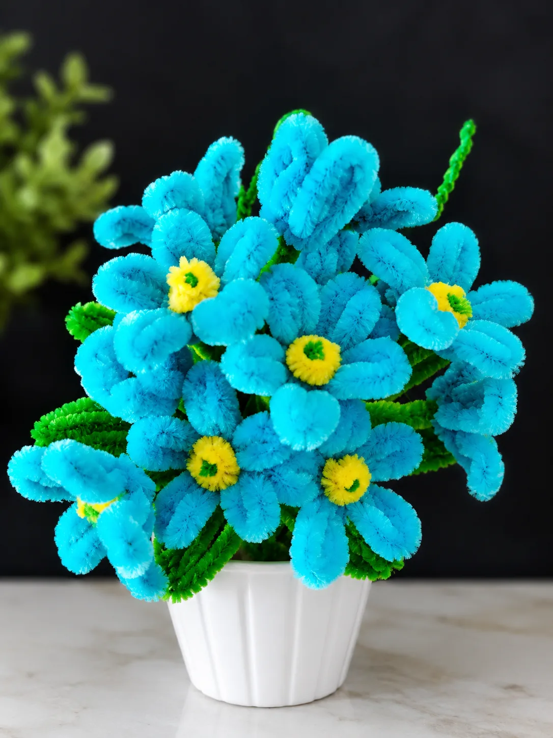 Pipe cleaner flower vase