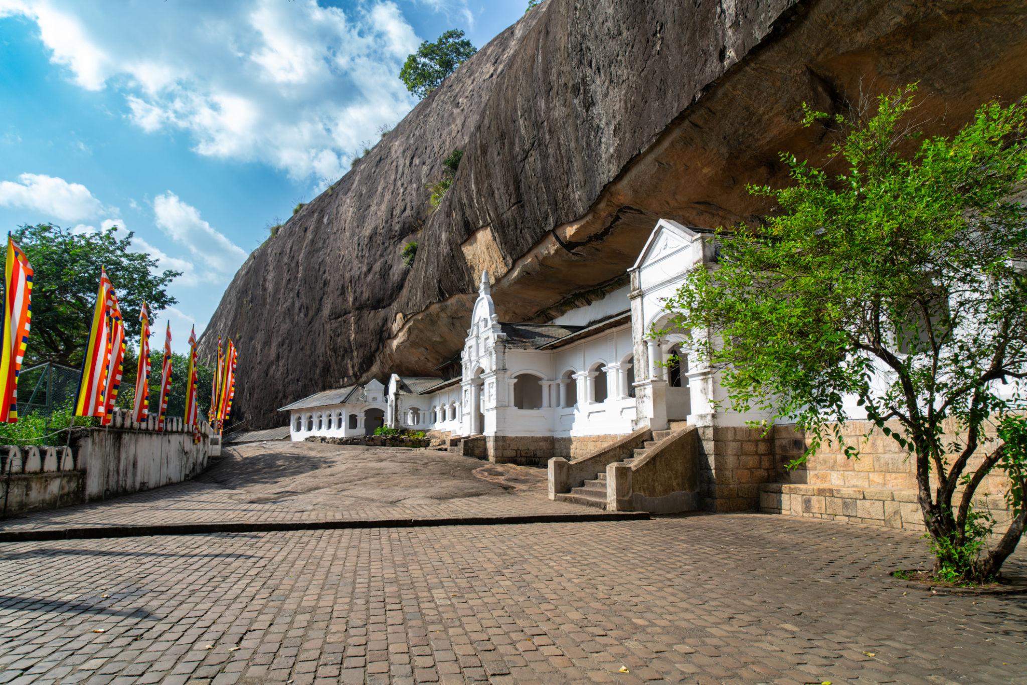 Explore the Golden Temple & Cave Complex