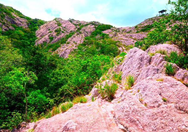Jathika Namal Uyana (Rose Quartz Mountain)