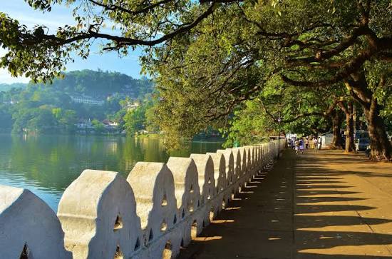 Kandy Lake Walk