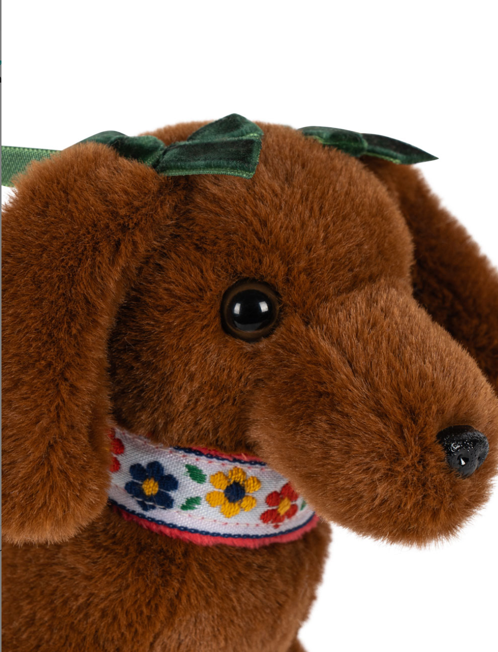 Petit teckel en peluche avec sa niche 4