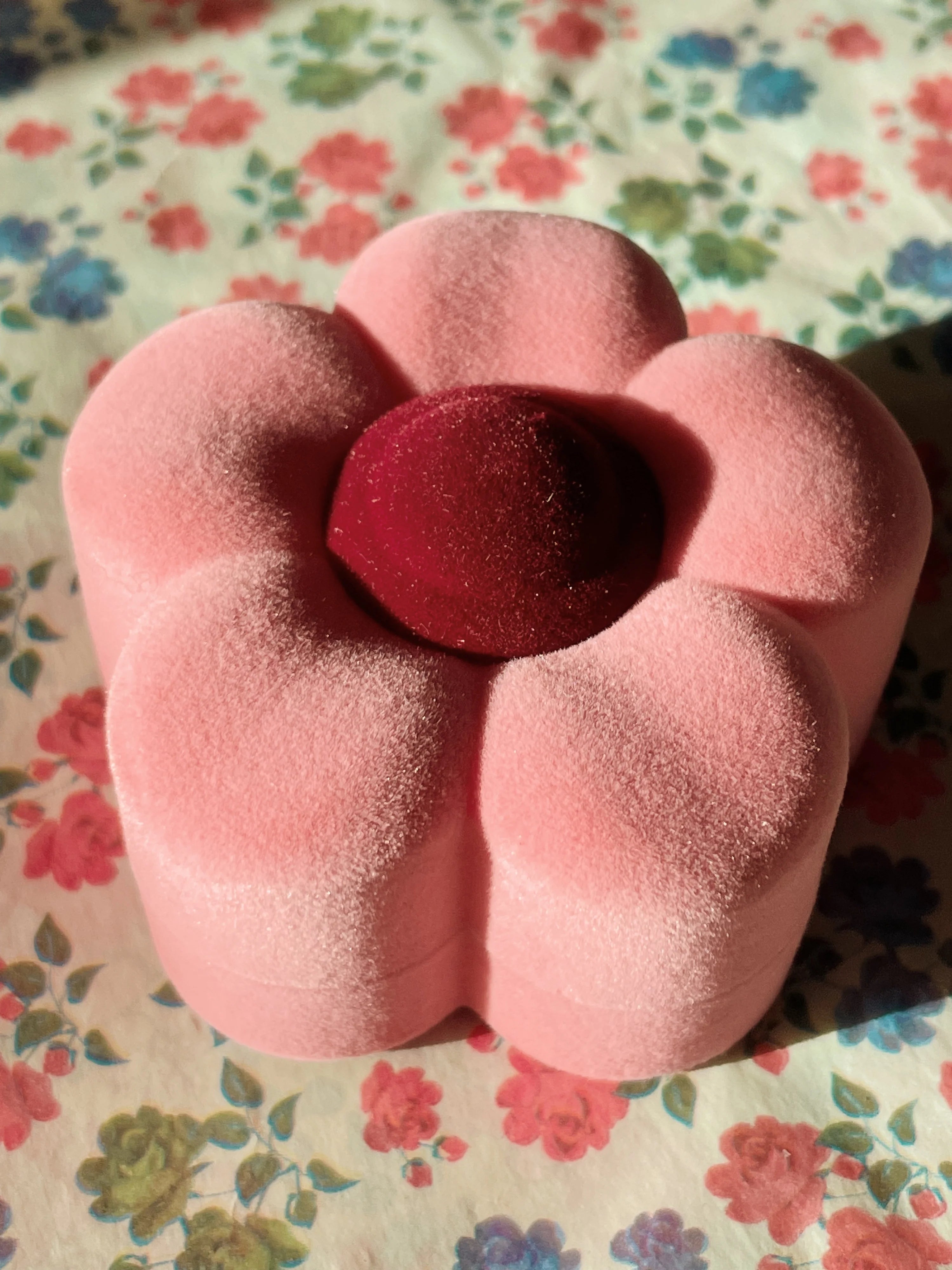 Petite écrin fleur avec bague licorne Konges Slojd 2