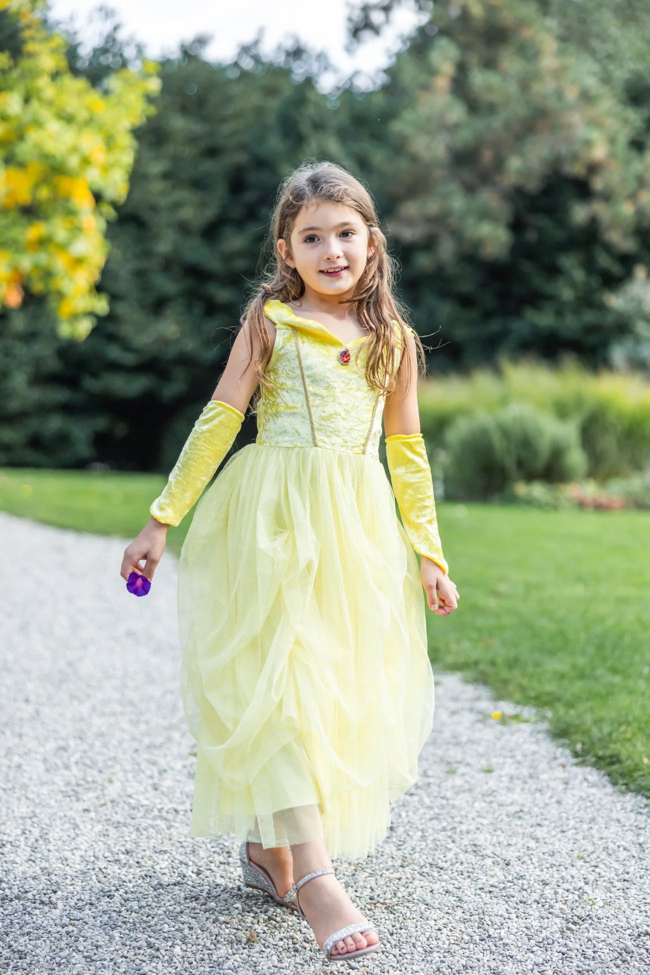 Déguisement robe de Princesse jaune veloutée avec mitaines 2