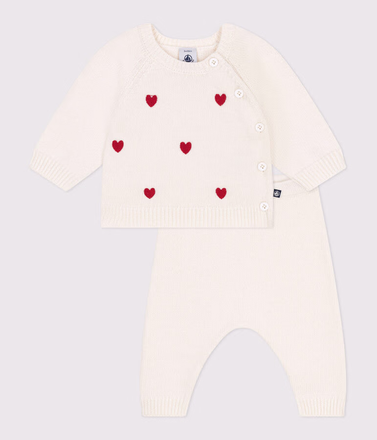Ensemble 2 pièces bébé en tricot et cœurs brodés