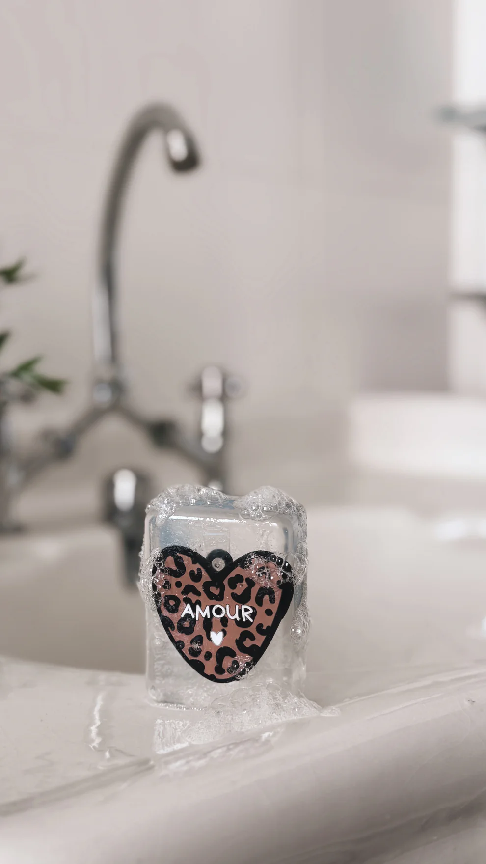 Savon artisanal AMOUR 2