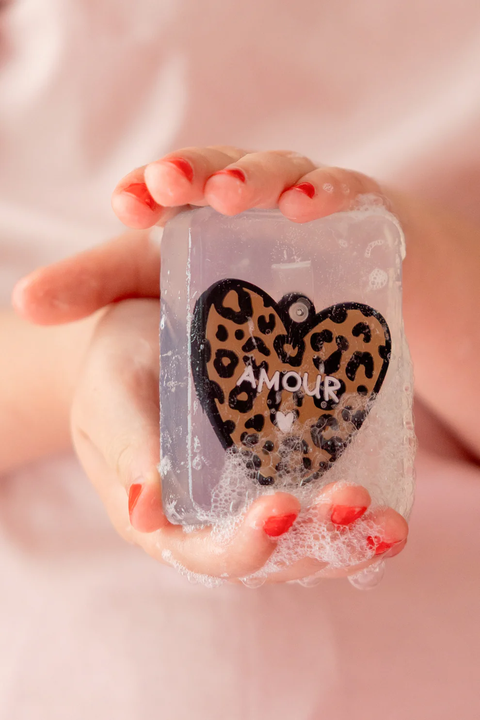 Savon artisanal AMOUR 6