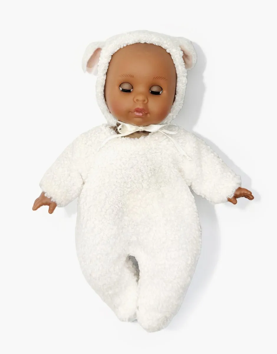 Céleste, poupée Bébé rêve 26cm aux yeux dormeurs habillée dans son ensemble Lamb écru 4