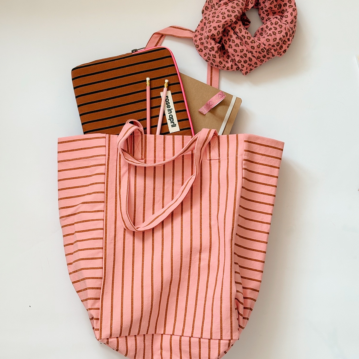 Sac Elisabeth — Pecan / Strawberry