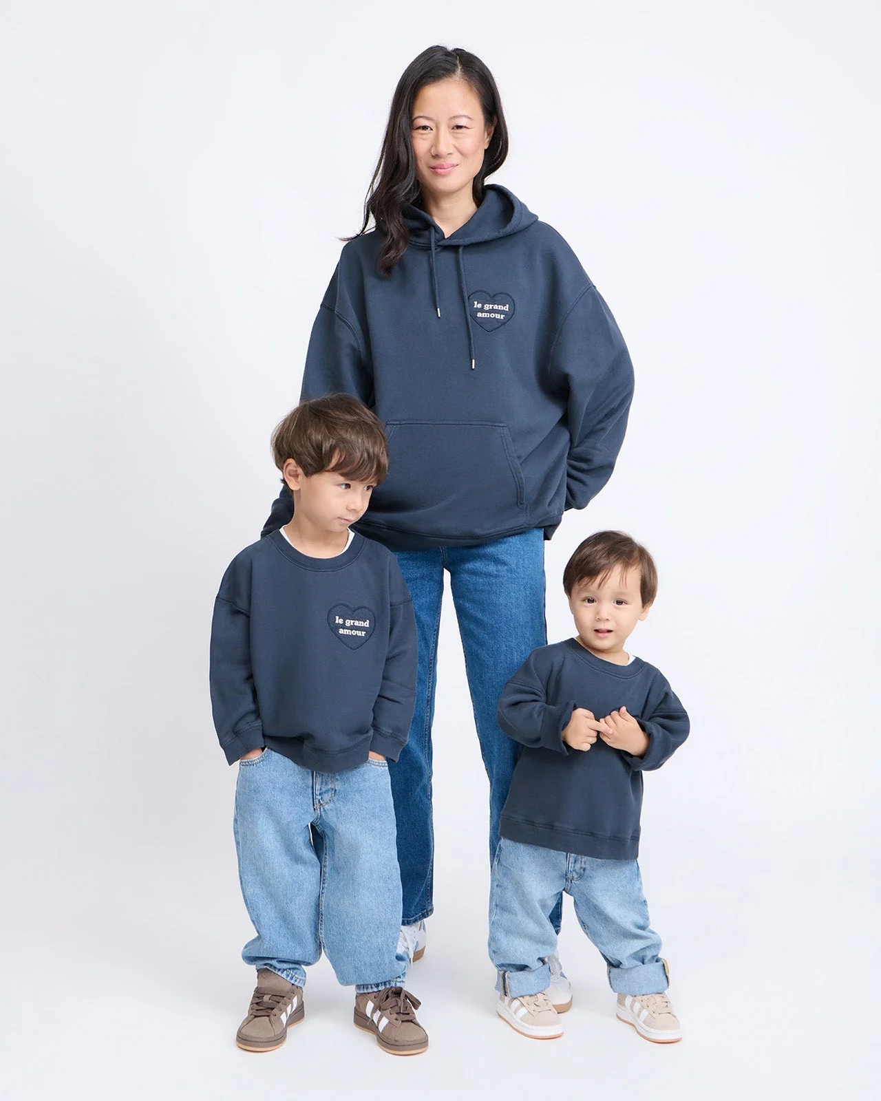 Le sweat Le grand amour enfant en coton bio - charbon 3