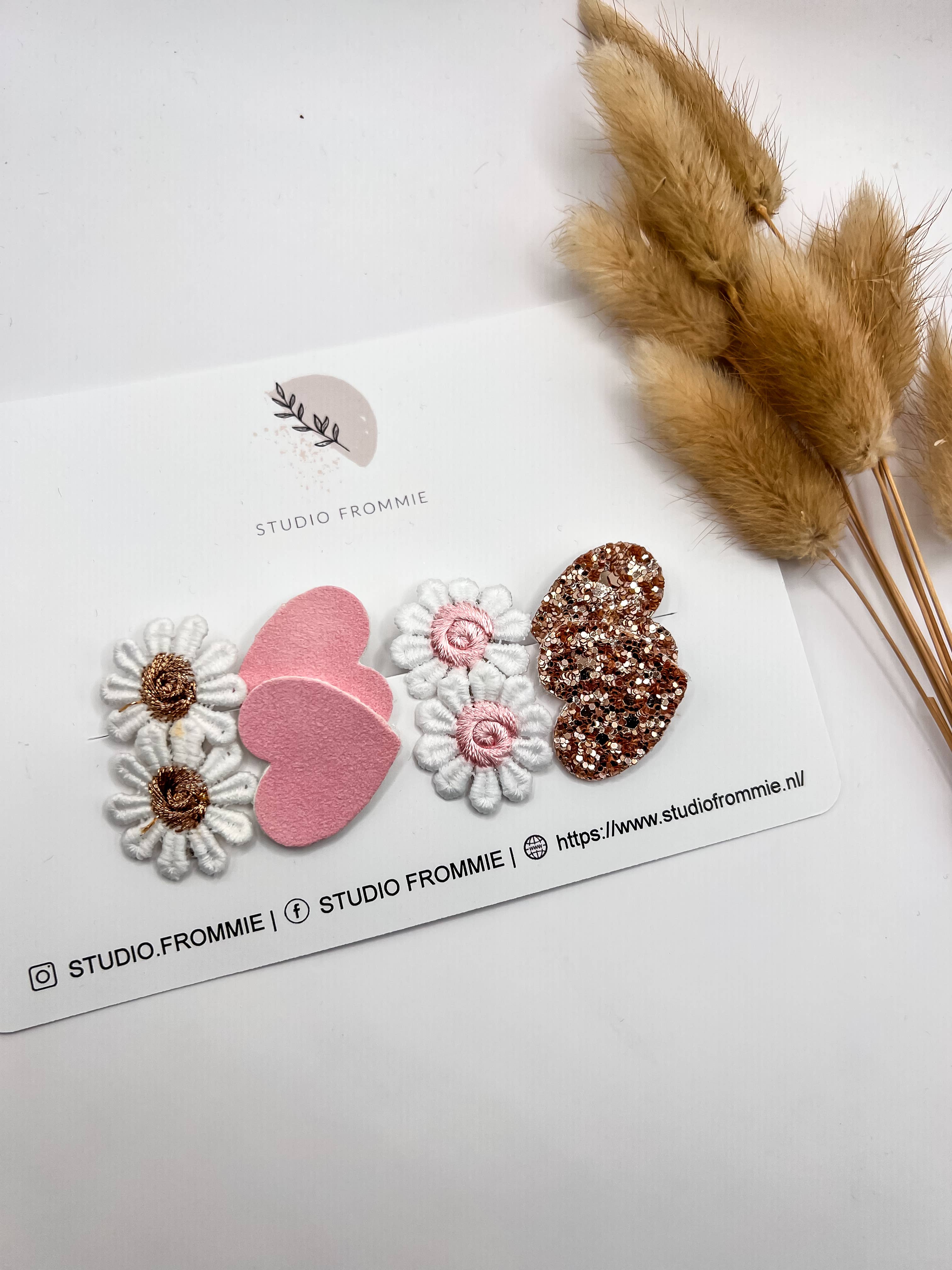 Ensmeble de 4 petites barrettes à pince