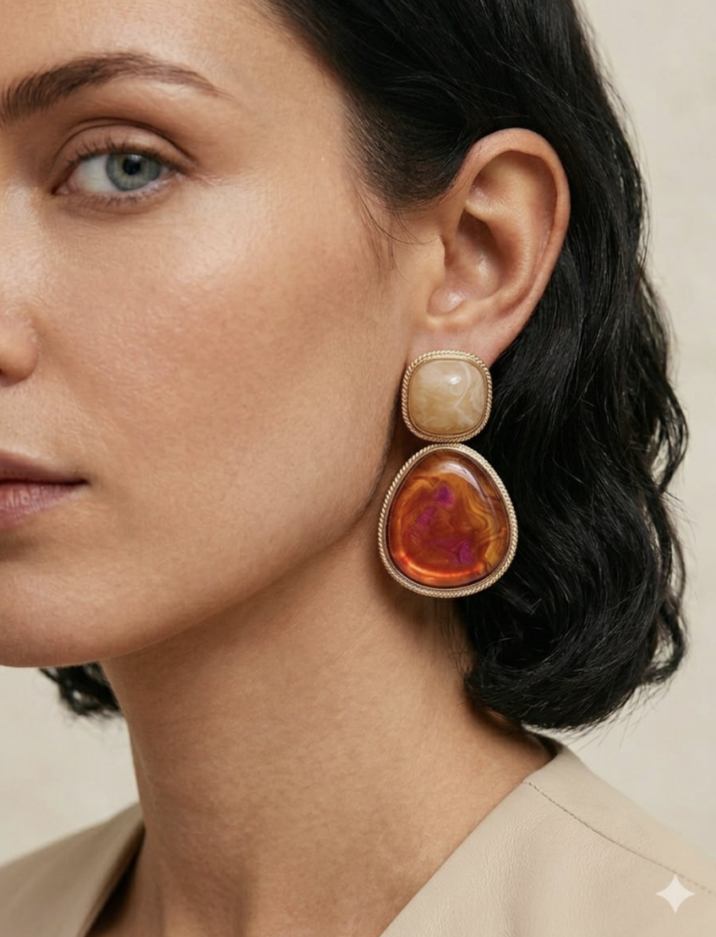 Boucle d'oreille résine beige ambre