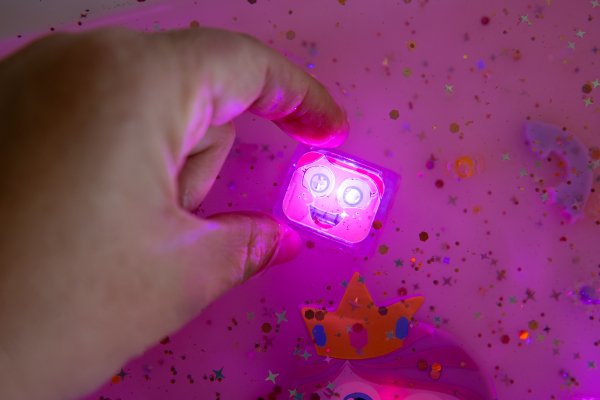 Cubes lumineux pour le bain Rose 2