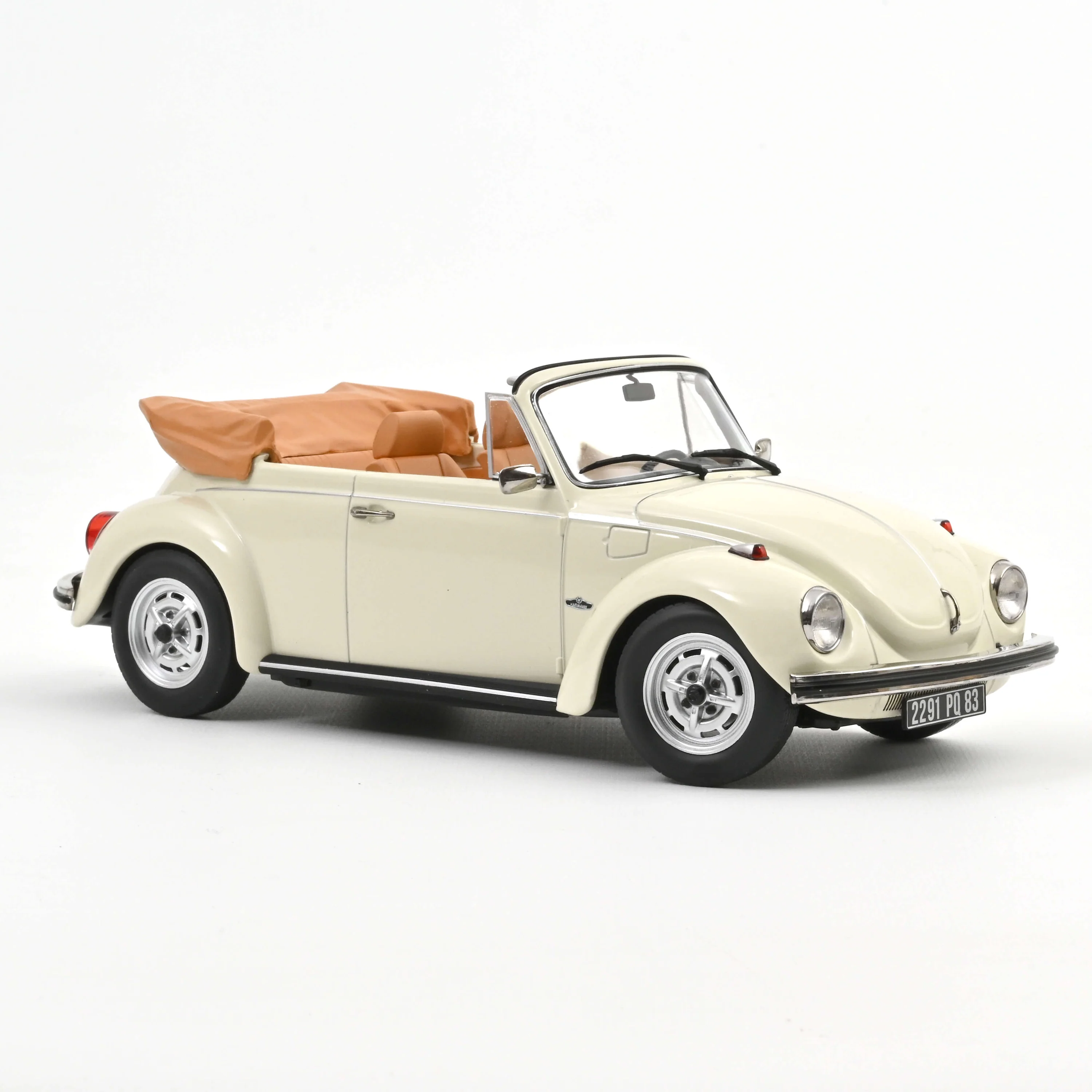 VW 1303 Cabriolet 1972 Blanc Crème 1/18 4