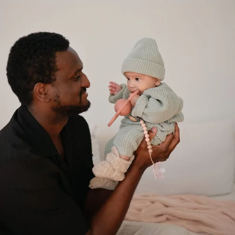 Pantalon bébé en tricot   8