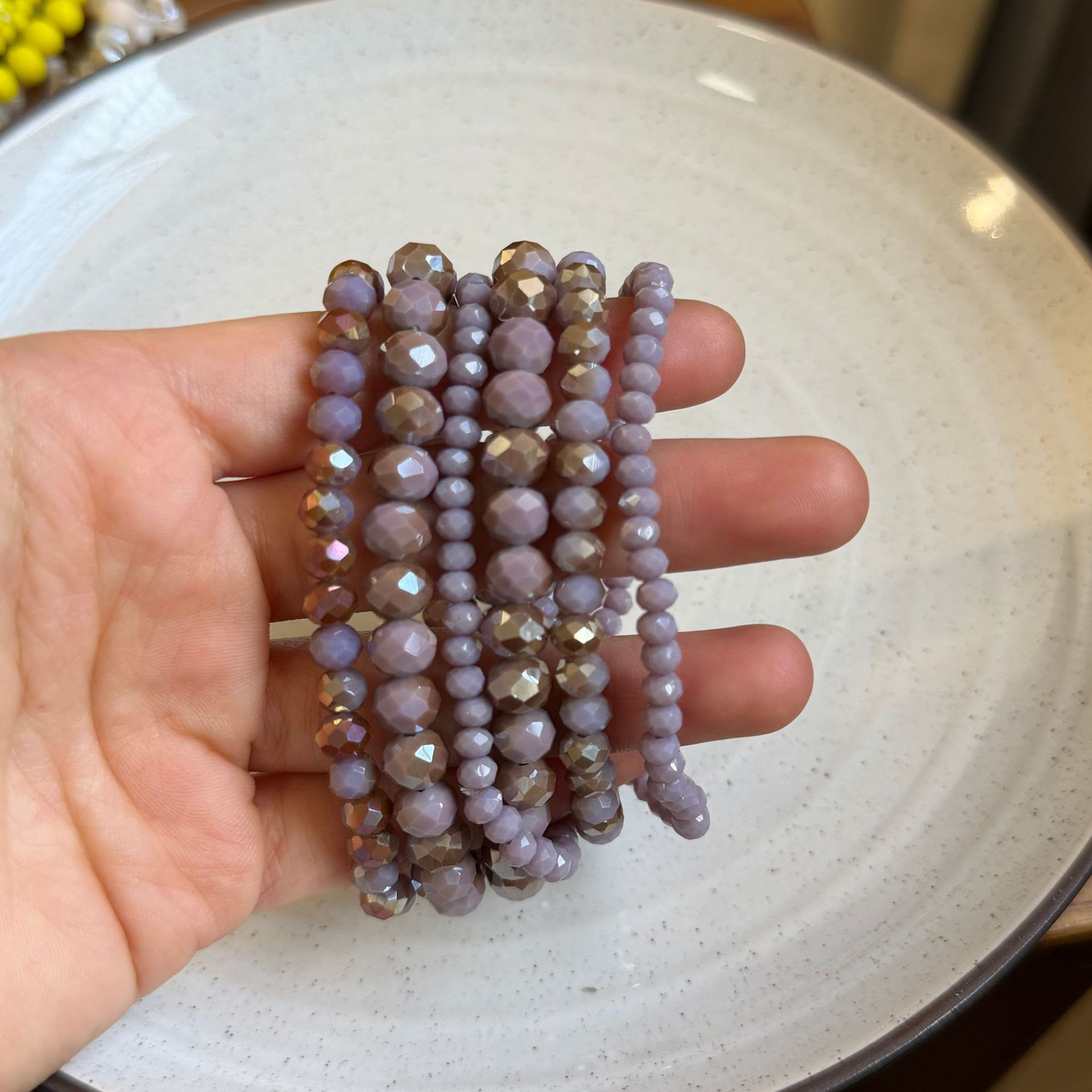 Bracelet en perles mauve 2