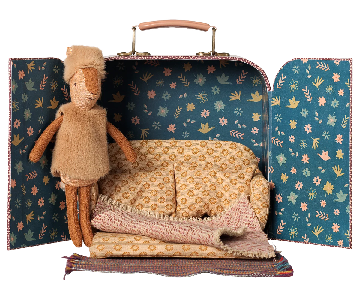 Faon dans sa valisette, Petite Soeur 2