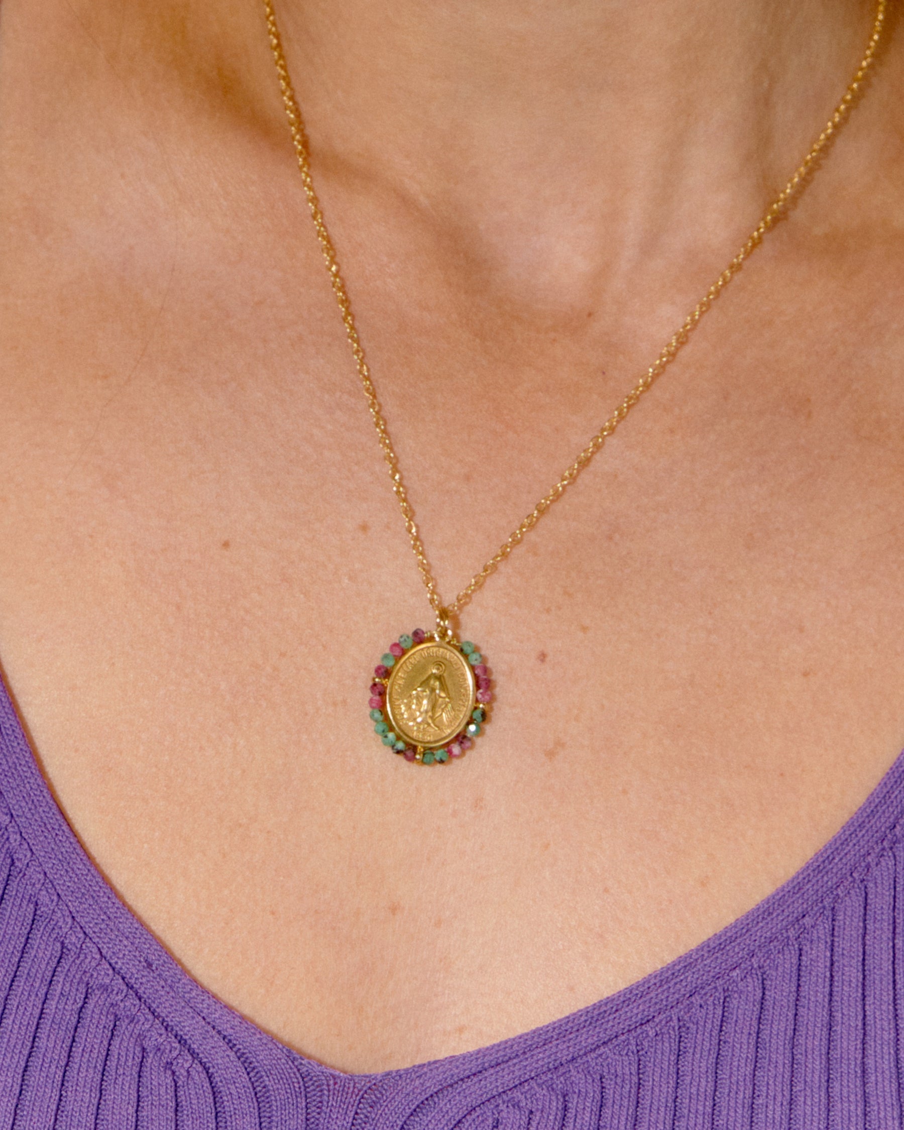 Collier Médaille Santa Maria semi-précieuse 2