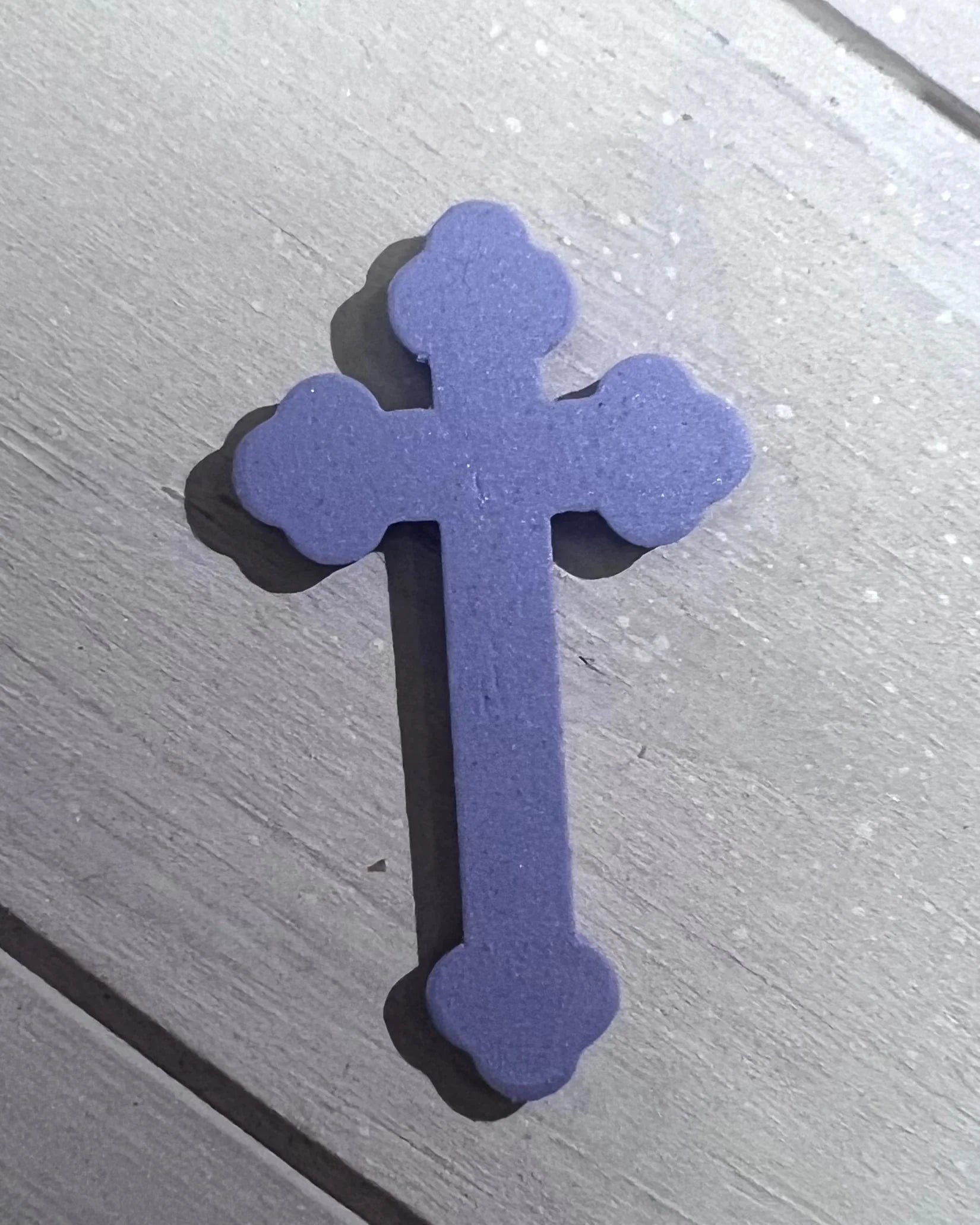 Crucifix aimant 4,5 cm 3