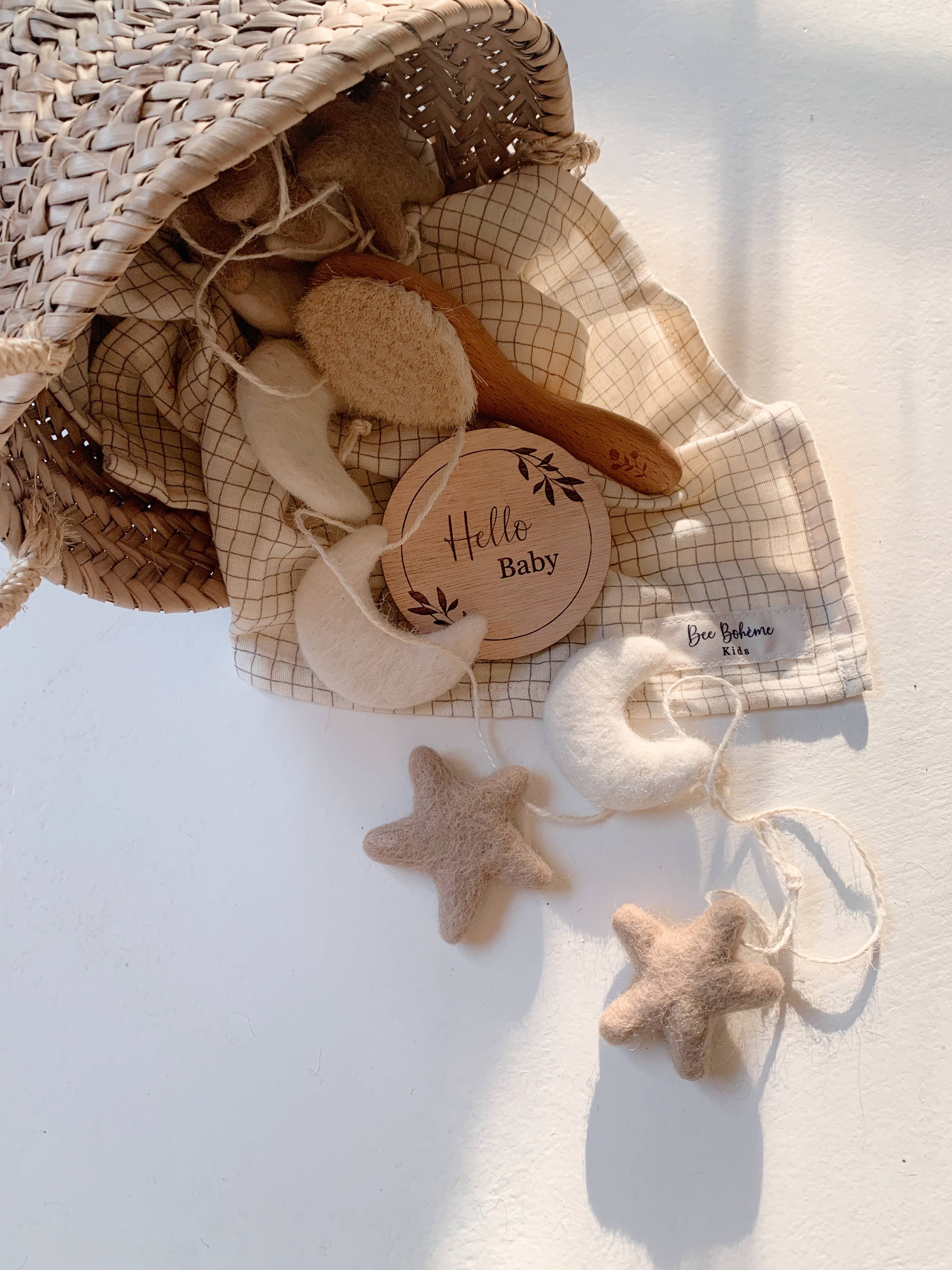 Guirlande Etoile et Lune en laine feutrée 3