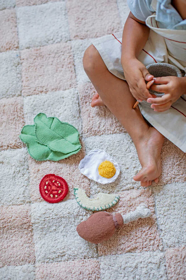 Set de cuisine avec aliments en tissu