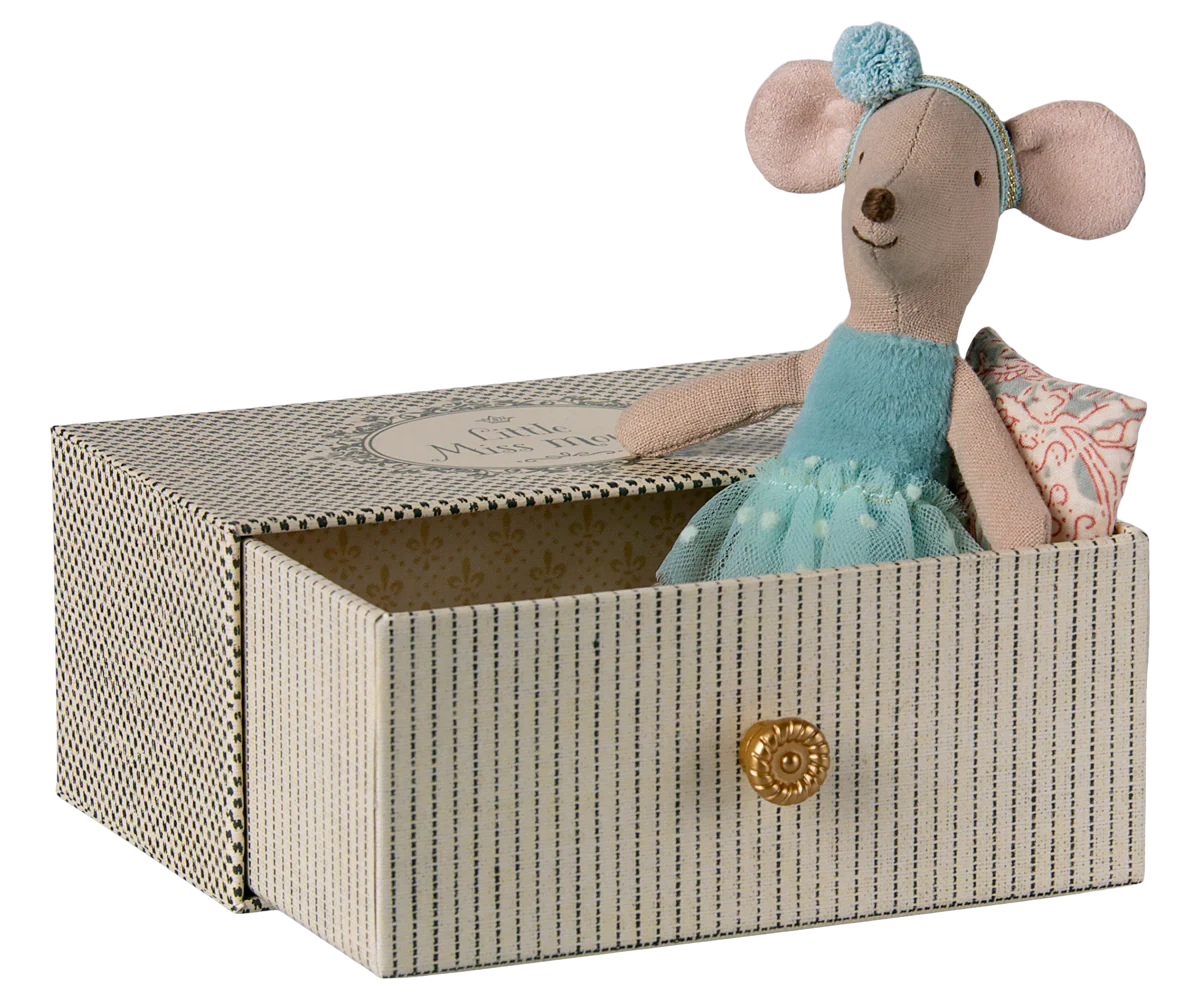Maileg : Souris ballerine dans son lit tiroir, Petite sœur 3
