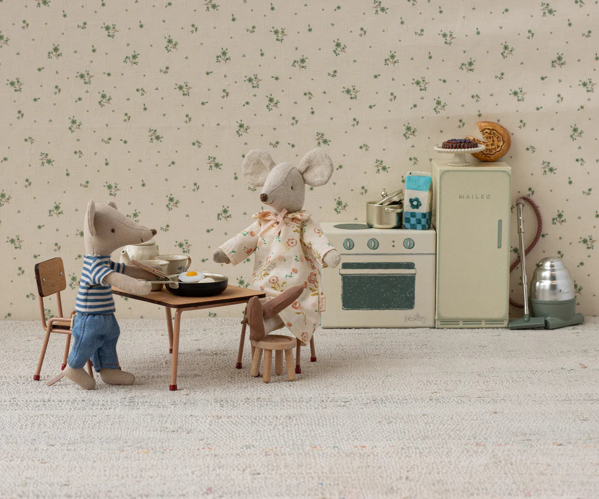 Maileg :  Ensemble table et chaises, Souris - Rose "dark powder" 2